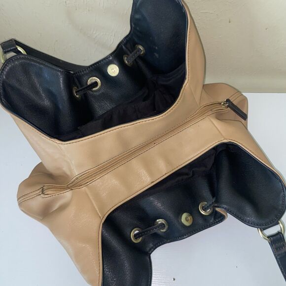 Liz Clairborne Leanne 4 Poster Shoulder Bag Tan and Black - Picture 6 of 12